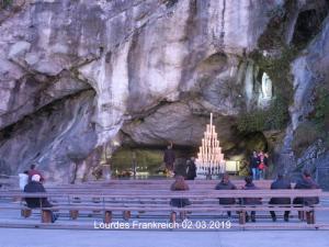 Klick f&uuml;r Originalgr&ouml;&szlig;e :0028lourdes.jpg