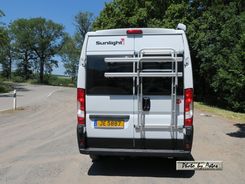 Schliessen von sunlightcliff0002.jpg